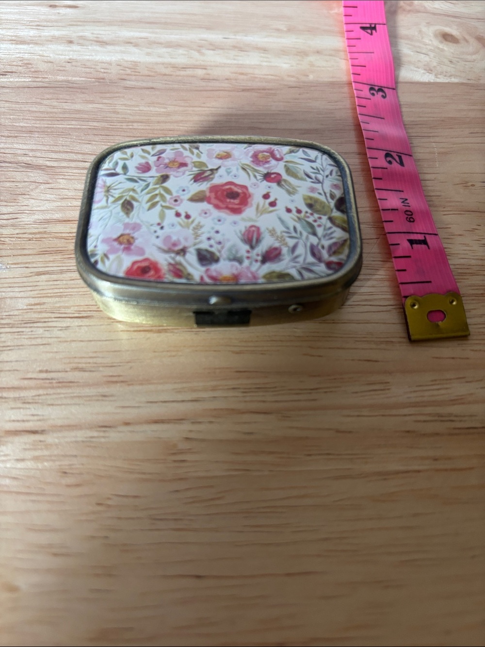 Vintage Floral Brass Pill Box - Picture 4 of 4